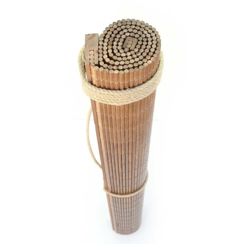 Persiana-esterilla-Ceilán-Ceylán-varillas-madera-4-mm-nogal-claro-detalle-enrollada